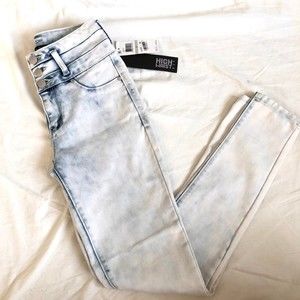 NWT Acid Wash Skinny Jeans Size 0